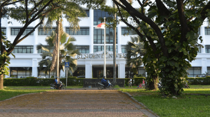 Universitas di cikarang