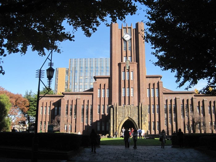 Universitas di tokyo