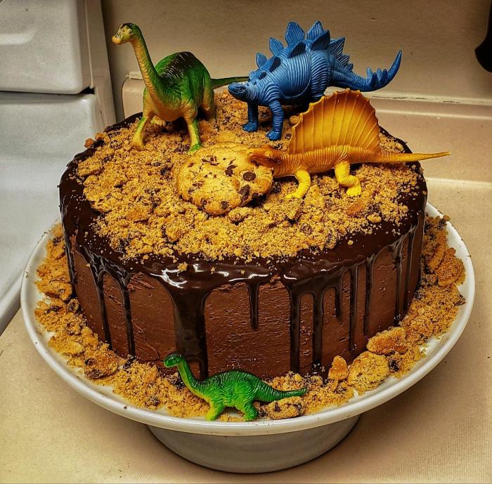 Contoh kue ultah tema dinosaurus