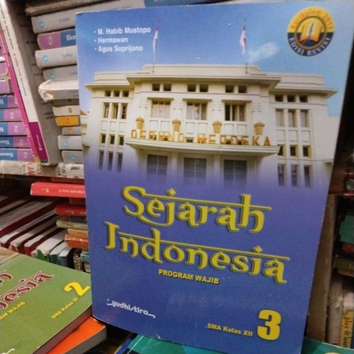 Buku sejarah kelas 12