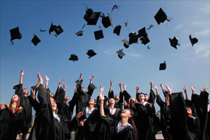 Wisuda universitas pancasila