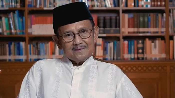 Sejarah singkat bj habibie