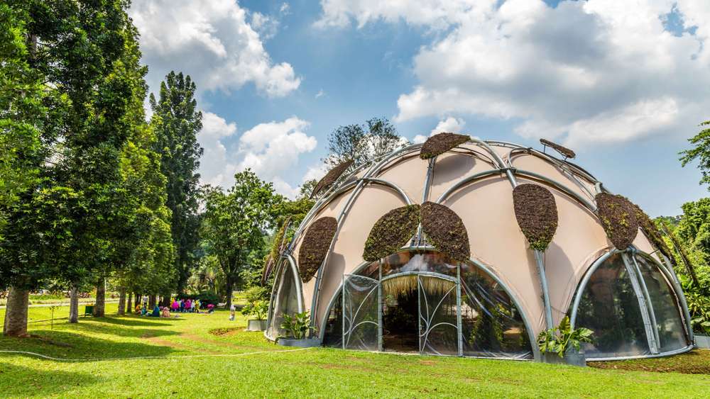 Sejarah kebun raya bogor dalam bahasa inggris