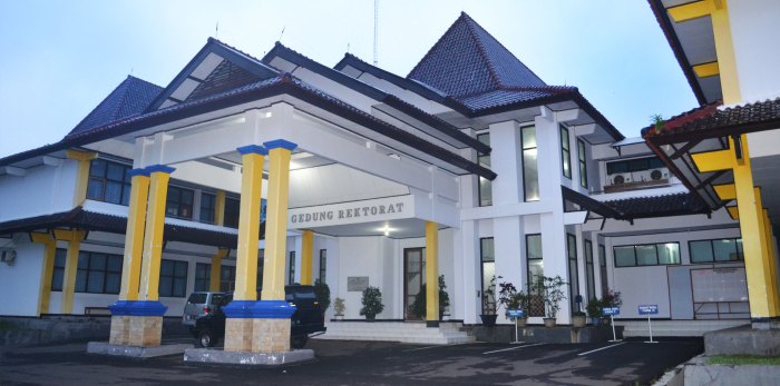 Universitas di kuningan