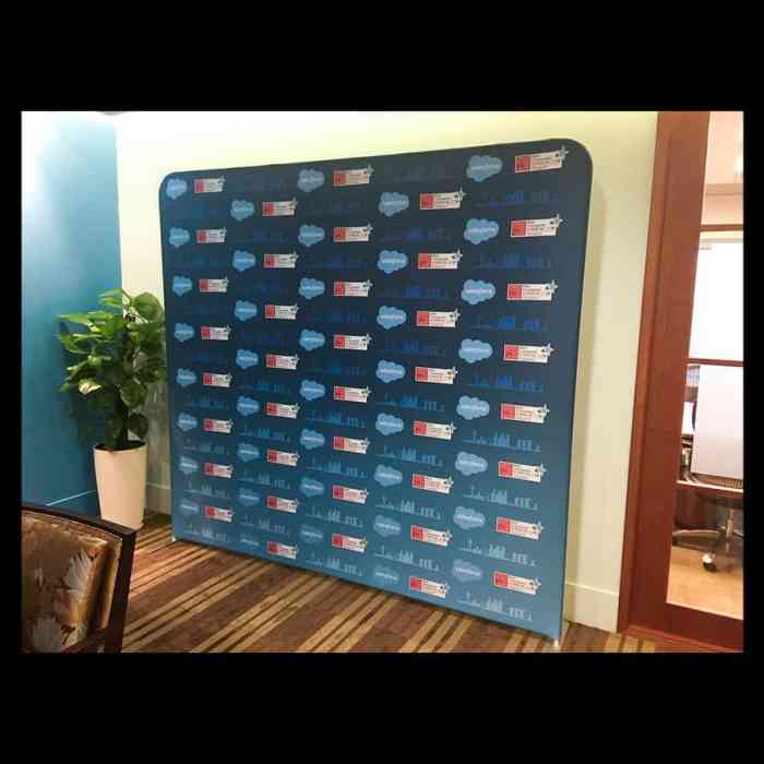 Contoh backdrop photo booth tema perhubungan