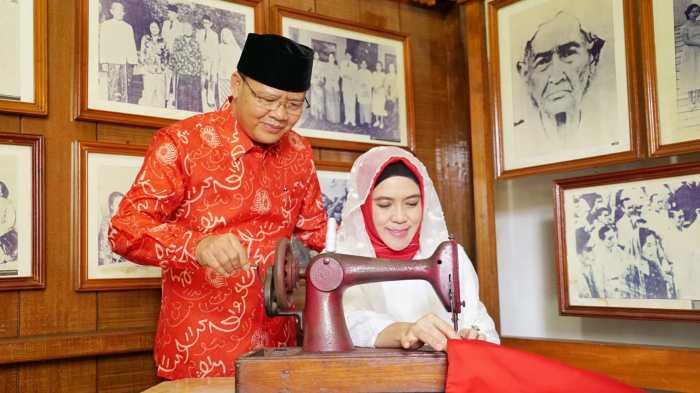 Sejarah ibu fatmawati menjahit bendera merah putih