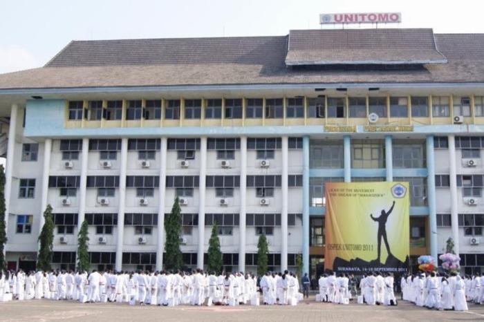 Universitas jurusan farmasi di surabaya