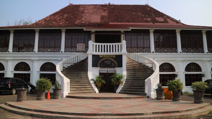 Sejarah museum sultan mahmud badaruddin 2