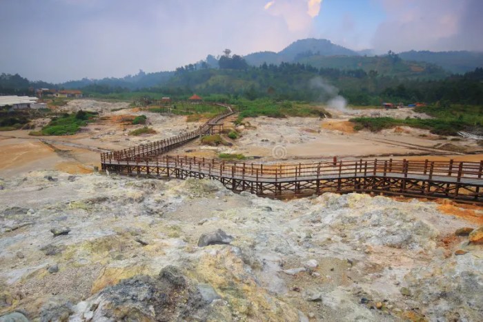 Kawah dieng sikidang wonosobo wisata awan diatas