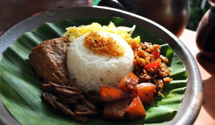 Jamblang nasi cirebon kuliner legendaris plimbi