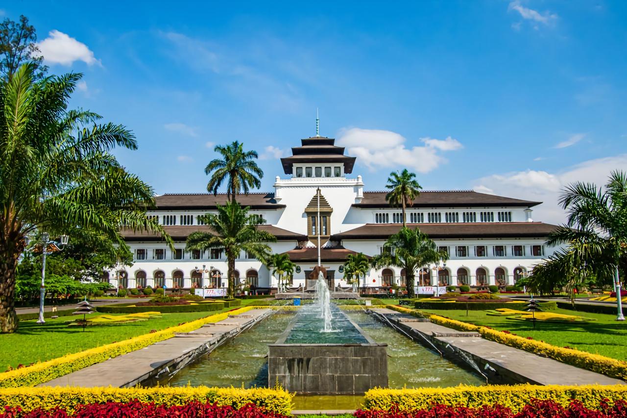 Sejarah singkat gedung sate