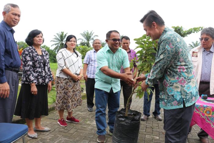 Nommensen pematangsiantar hkbp universitas kemahasiswaan datang resmi selamat