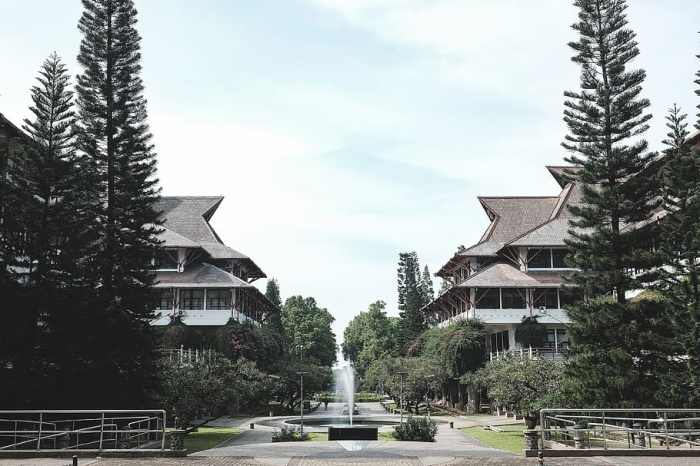 Telkom gedung tokong nanas bandung biaya peringkat pts raih studi kuliah universitas okezone