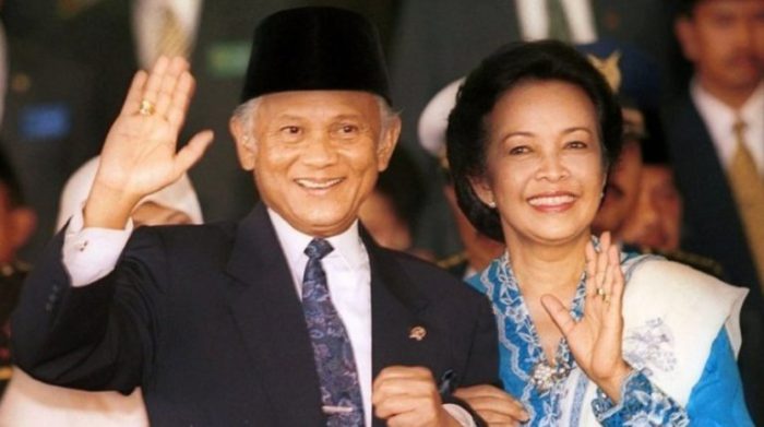 Cerita sejarah bj habibie