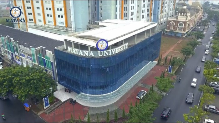 Universitas di serpong