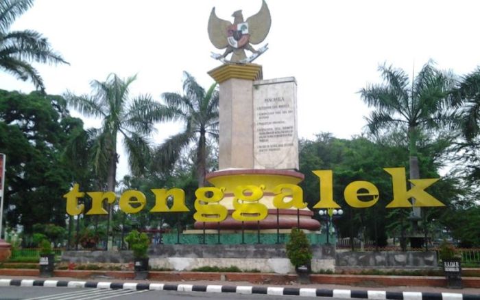 Universitas trenggalek