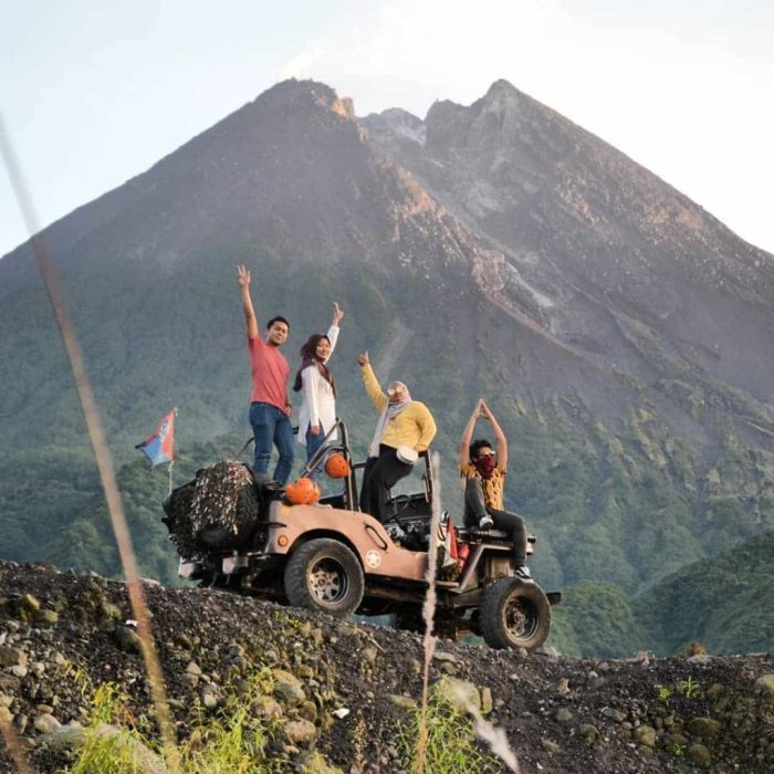 Merapi lava tour jogja gunung paket wisata destinasi adventure rute niagatour