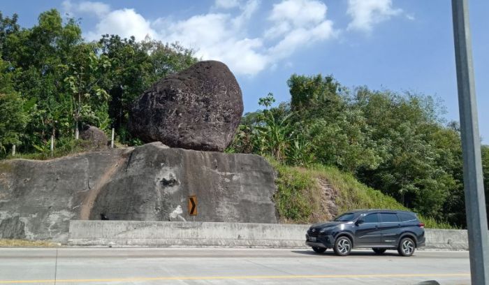 Sejarah batu bleneng