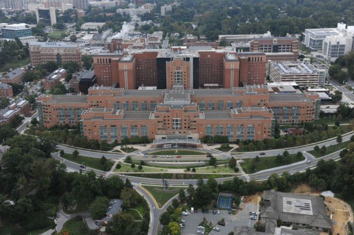 Nih ebola arrives reminder epidemic maryland