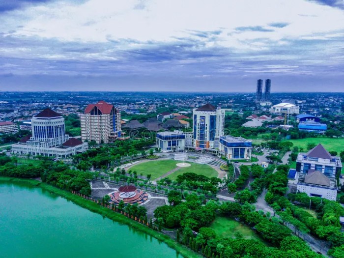 Universitas di surabaya timur