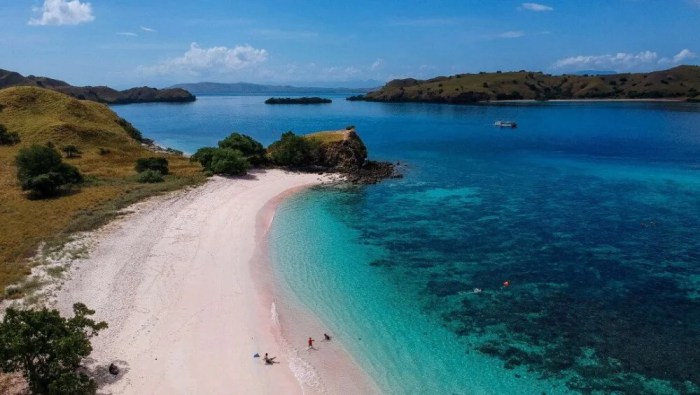 Sejarah pantai pink lombok