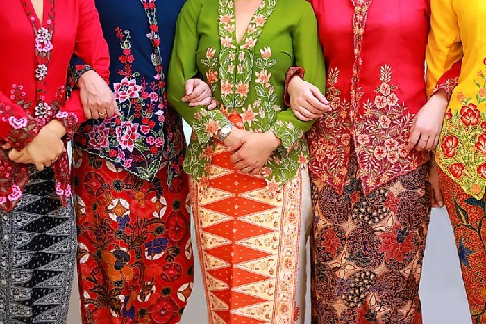 Contoh baju kebaya tema perjuangan