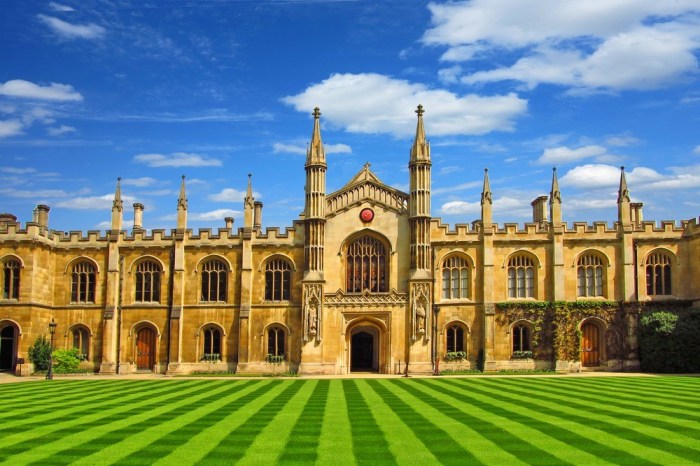 Universitas di england