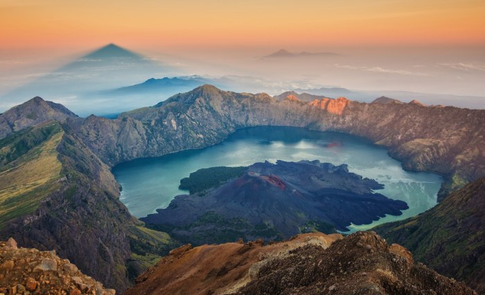 Sejarah gunung rinjani dan danau segara anak