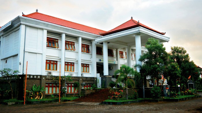 Universitas ganesha bandung