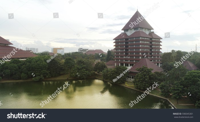 Kelas karyawan universitas indonesia