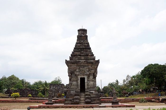 Lokasi dan sumber sejarah kerajaan kediri