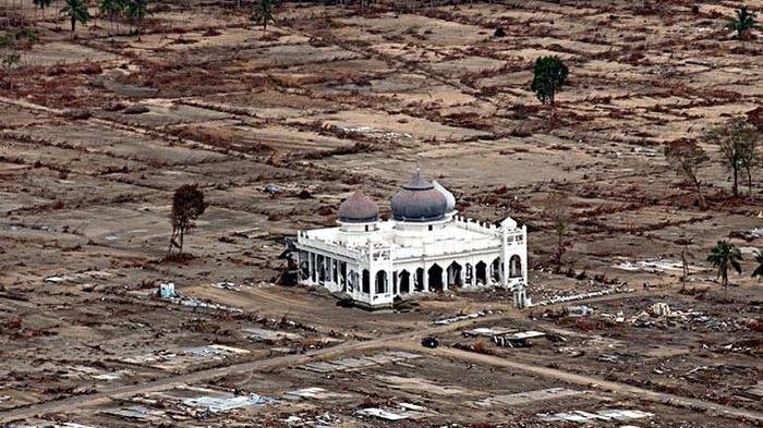 Tsunami aceh indonesia bencana gempa peristiwa mengenang kembali okezone terjadi mematikan daerah mentawai tujuh selain rawan tewaskan ribu desember jiwa