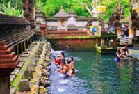 Ubud temples empul tirta