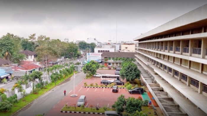 University logo medan asienreisender ingwer ludwig siantar