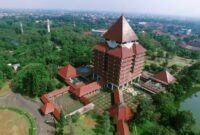 Universitas gedung terbaik negeri tinggi bangunan perguruan terkenal fakultas kumpulan ilmu pengetahuan langka suatu saat timbul korban nanti populer rektorat