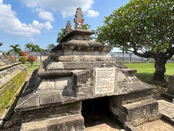 Makam raja gowa sultan hassanudin berziarah sejarah