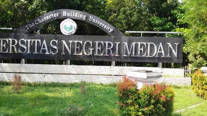 Universitas farmasi di medan