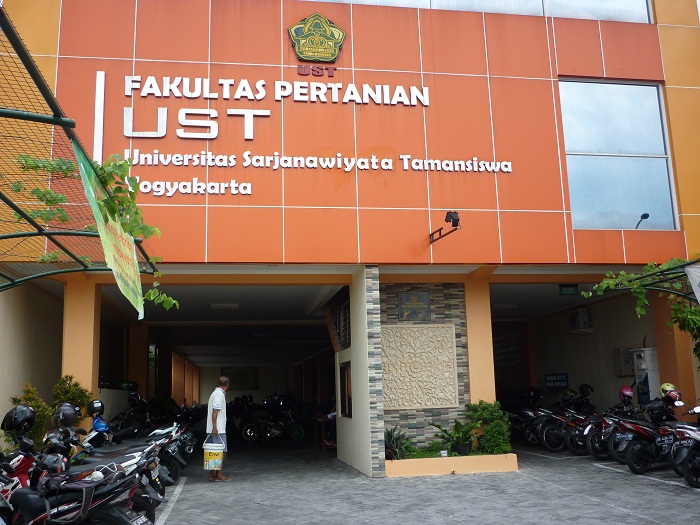 Upt perpustakaan universitas sarjanawiyata tamansiswa