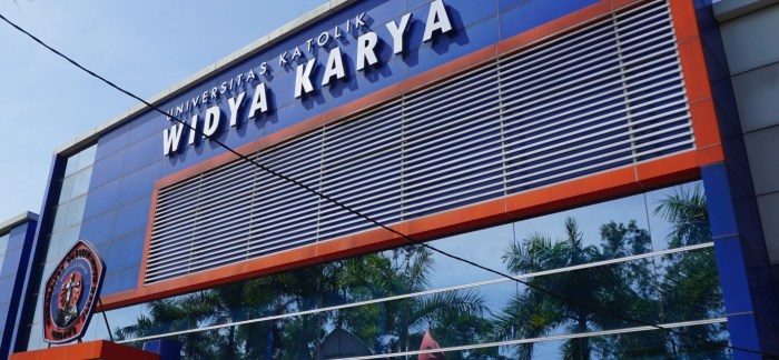 Universitas katolik widya karya