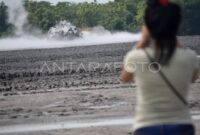 Kuwu bledug usul asal fenomena berlumpur gunung secara desa nama ahli menurut yaitu sejarah