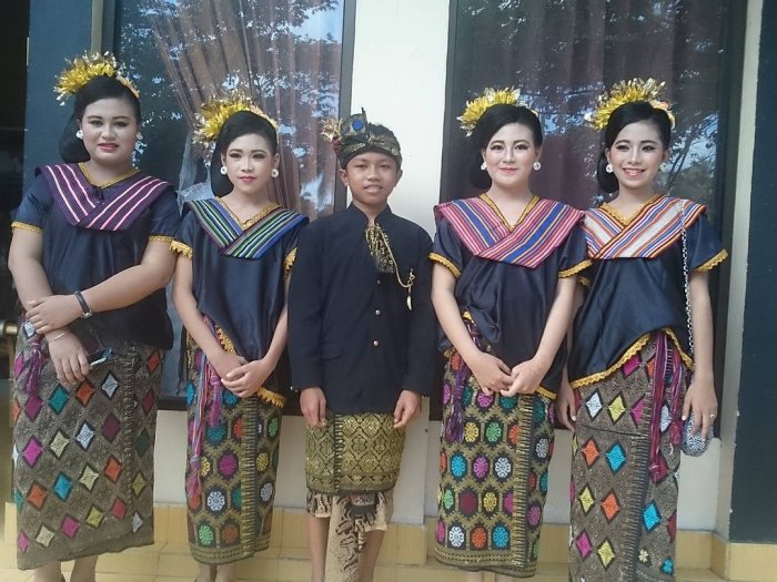 Ntb budaya pariwisata tenggara nusa barat republika karnaval memainkan peserta meningkat terus investasi lombok promosi sumbawa