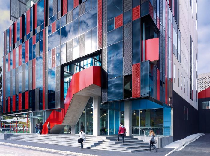 Universitas teknologi swinburne