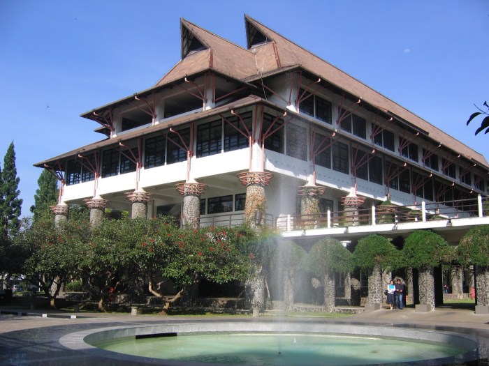 Bandung itb teknologi institut mengapa alasan silicon bisa fountain nya